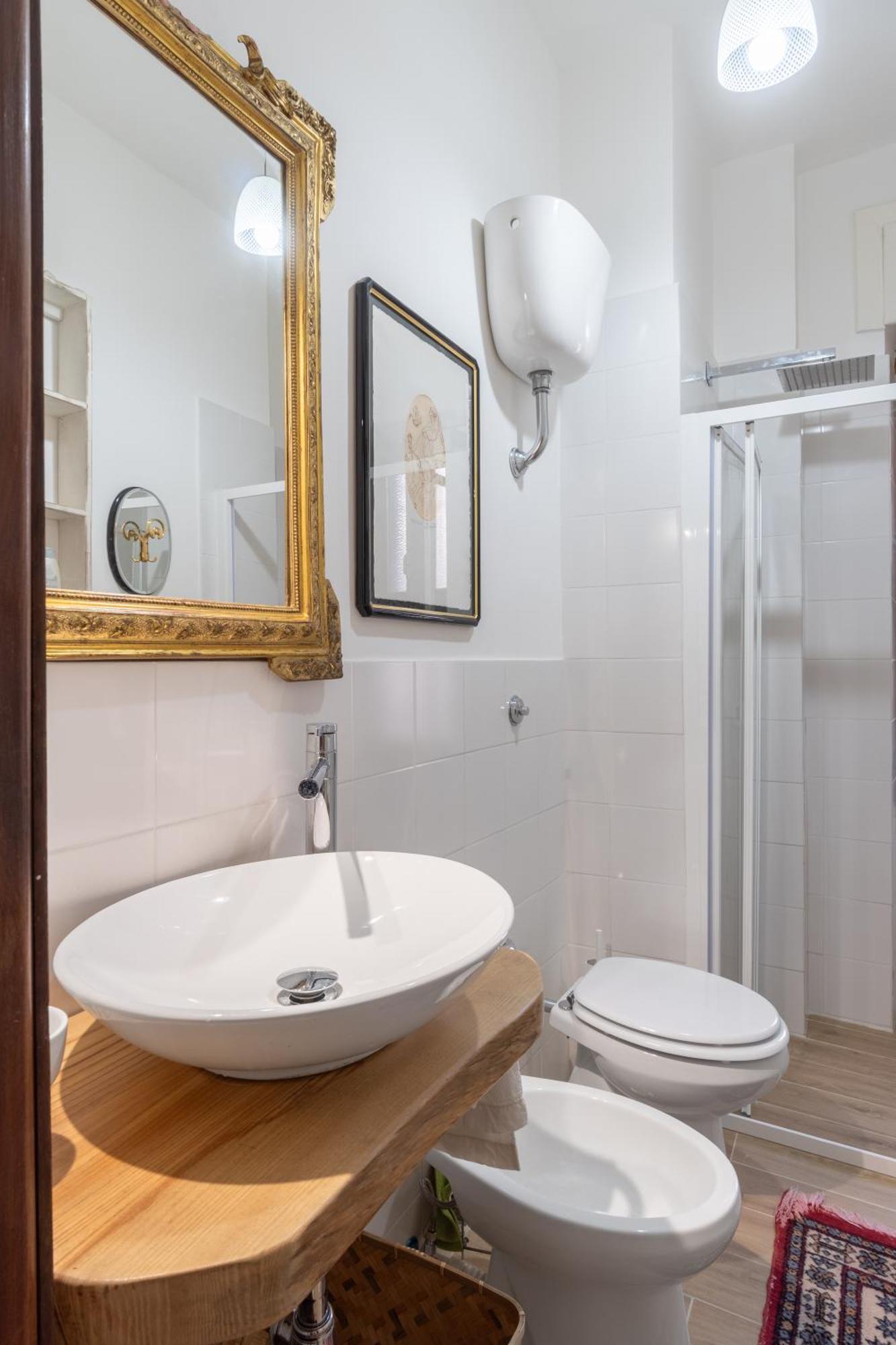 Casa Vacanza Angelina Via Mercanti Centro Storico ซาแลร์โน ภายนอก รูปภาพ